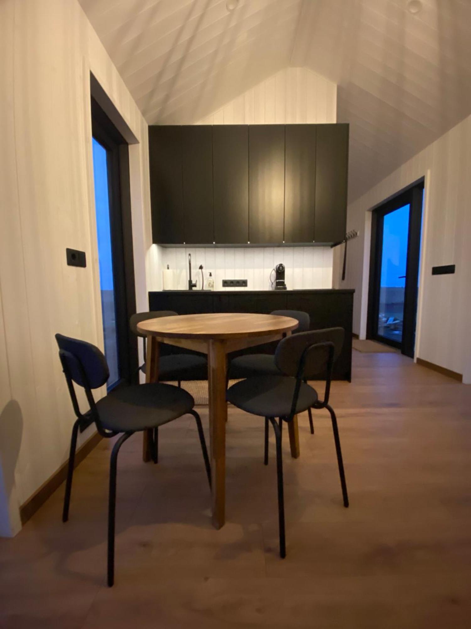 Hamar - Puffin Cottages & Rooms ハヴォルスヴォルール エクステリア 写真
